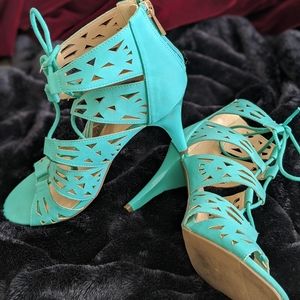 Gorgeous Turquoise Heels